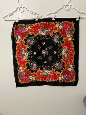 Berkshire Vintage Black and Red Floral Baroque Decorative Scarf